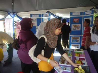 Visitors were looking for cancer information at CaRE�s booth